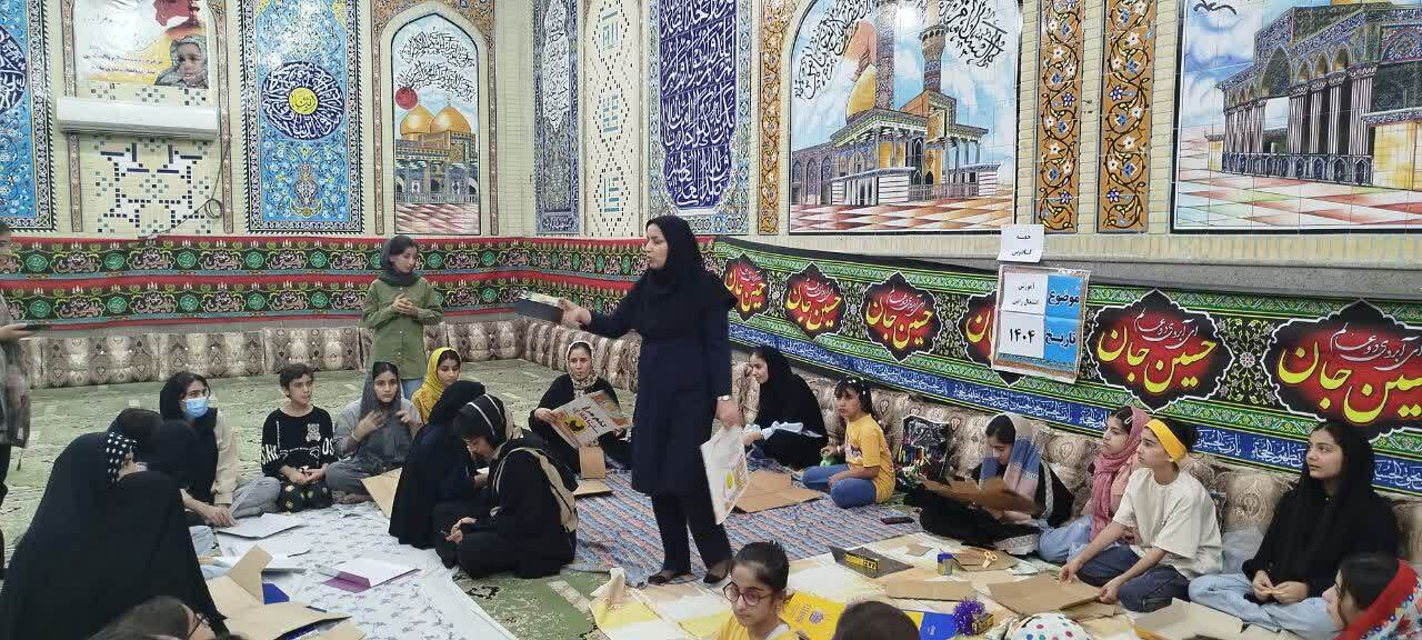 برگزاری کلاس آموزشی ساخت جعبه کادویی در آغاجاری