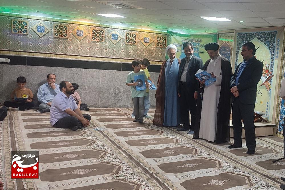 برگزیدگان جشنواره قرآنی صنعت آب و برق استان همدان تجلیل شدند
