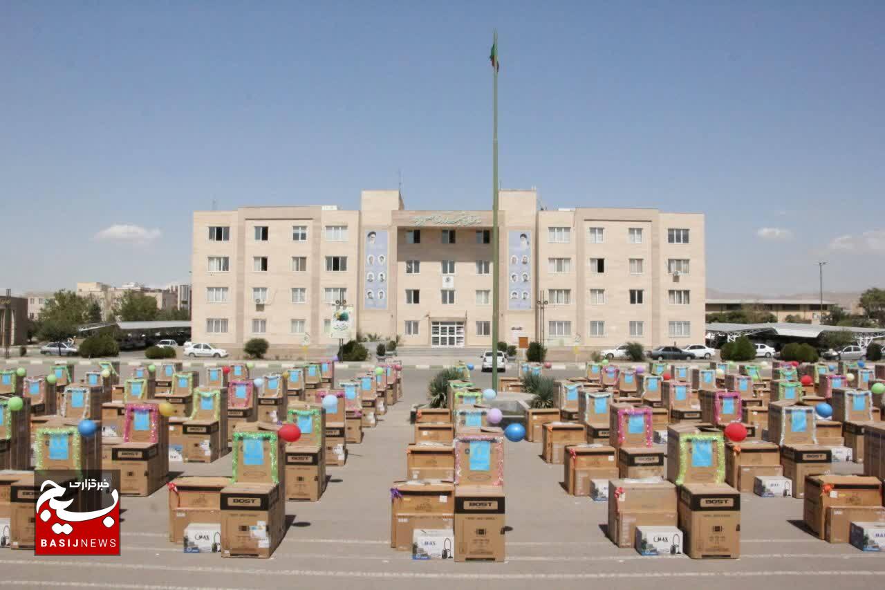 اهدای ۱۰۰ سری جهیزیه به زوج های جوان تحت پوشش کمیته امداد اهدای ۱۰۰ سری جهیزیه به زوج های جوان تحت پوشش کمیته امداد