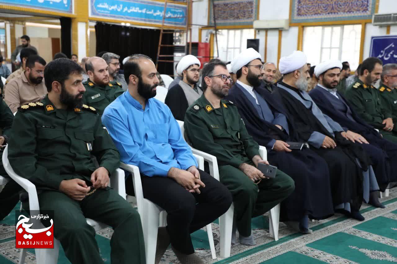 قرآن، محور هدایت در جهانی که از حقیقت فاصله گرفته دارد قرآن، محور هدایت در جهانی که از حقیقت فاصله گرفته دارد