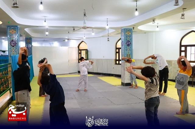 کلاس رزمی ویژه متوسطه اول در مسجد آل محمد(ص) برگزار شد