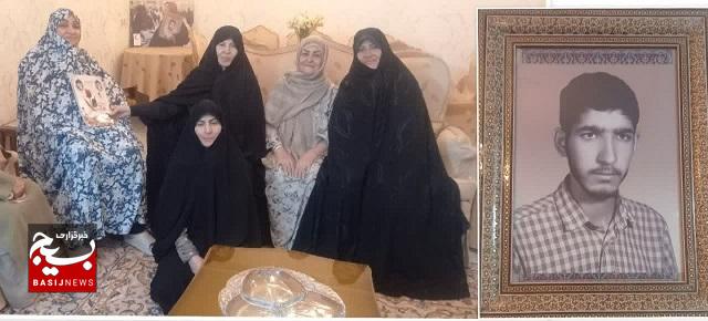 دیدار خواهران پایگاه شهید حاج موسایی با خانواده معظم شهدا دیدار خواهران پایگاه شهید حاج موسایی با خانواده معظم شهدا