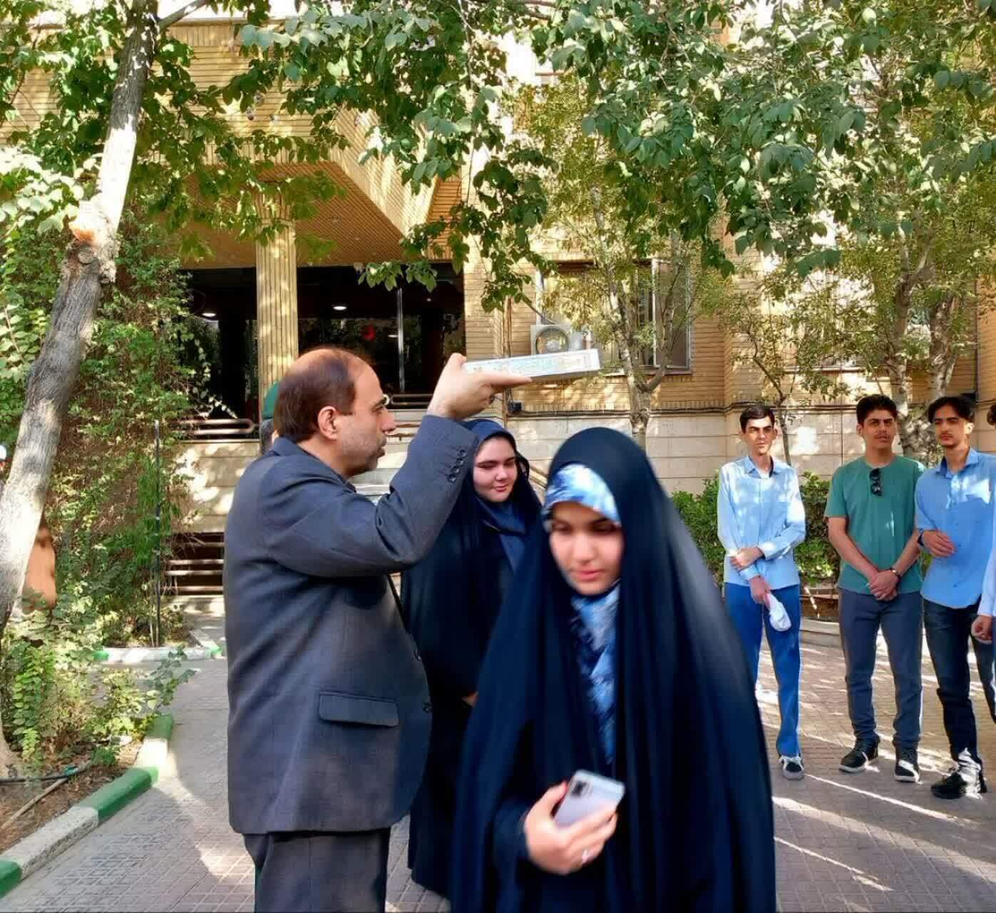 درخشش استعدادهای دانشآموزی در هجدهمین دوره کشوری لیگ علمی پایا درخشش استعدادهای دانشآموزی در هجدهمین دوره کشوری لیگ علمی پایا