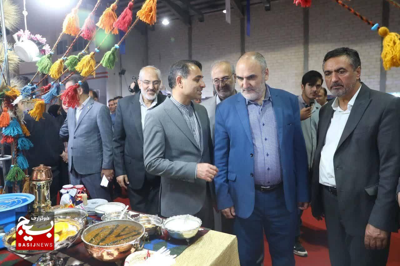 جشنواره ملی آش ایرانی و نمایشگاه ملی صنایع دستی در زنجان افتتاح شد
