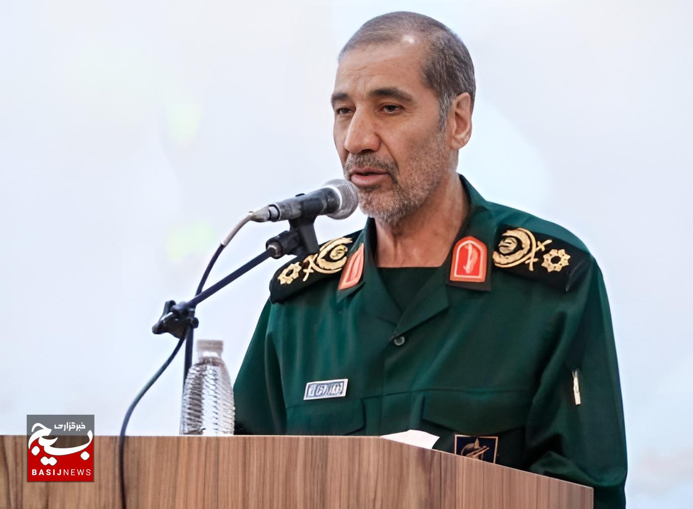 اتحاد ملی و اعتماد به توان داخلی؛ راهبرد مقابله با دشمنیها است اتحاد ملی و اعتماد به توان داخلی؛ راهبرد مقابله با دشمنیها است