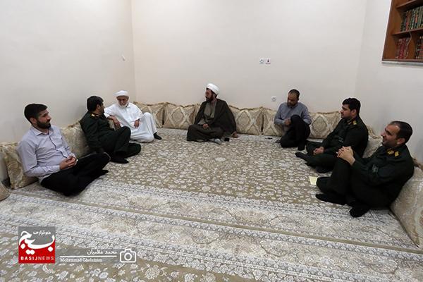 دیدار فرمانده سپاه و امام جمعه اهل سنّت کنگان دیدار فرمانده سپاه و امام جمعه اهل سنّت کنگان