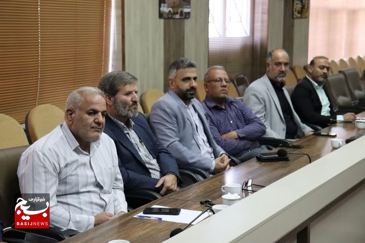 لزوم انتقال خلاقانه فرهنگ دفاع مقدس به نسل جدید لزوم انتقال خلاقانه فرهنگ دفاع مقدس به نسل جدید