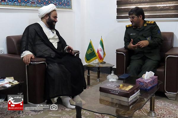 قدردانی فرمانده ناحیه مقاومت کنگان از امام جمعه سیراف قدردانی فرمانده ناحیه مقاومت کنگان از امام جمعه سیراف