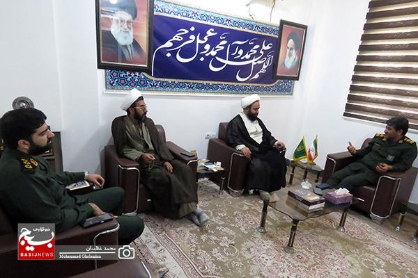 قدردانی فرمانده ناحیه مقاومت کنگان از امام جمعه سیراف قدردانی فرمانده ناحیه مقاومت کنگان از امام جمعه سیراف