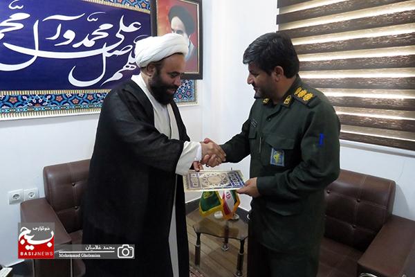 قدردانی فرمانده ناحیه مقاومت کنگان از امام جمعه سیراف قدردانی فرمانده ناحیه مقاومت کنگان از امام جمعه سیراف