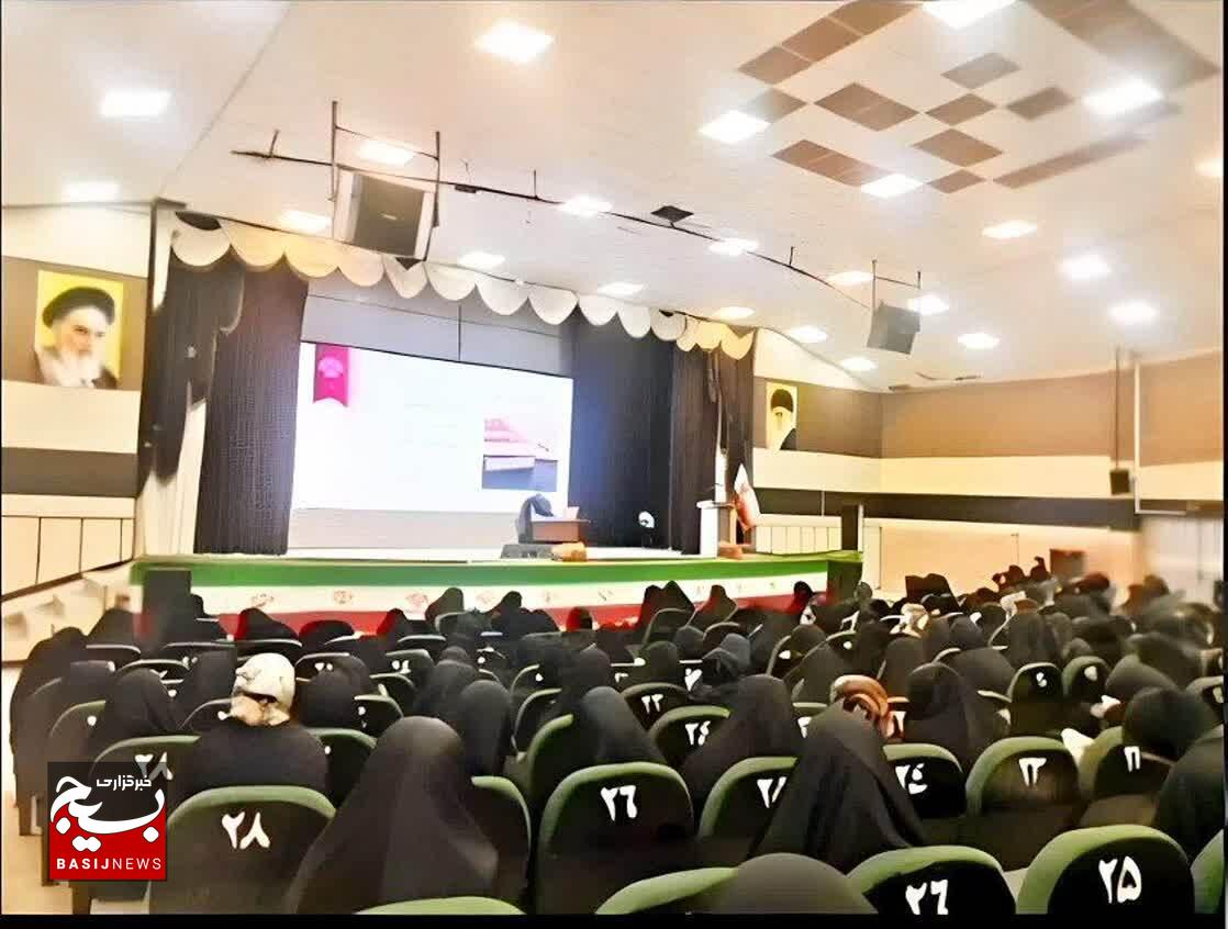 آموزش بیش از هزار سفیر و همیار خانواده توسط جهادگران بسیجی البرز آموزش بیش از هزار سفیر و همیار خانواده توسط جهادگران بسیجی البرز