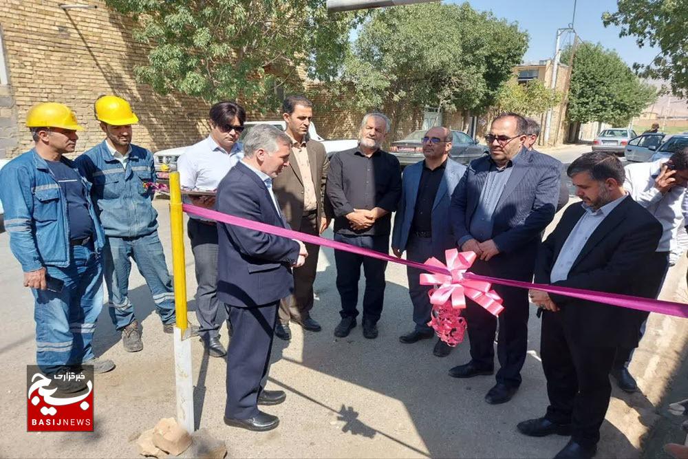 تبدیل ۹۰ درصد شبکه سیمی شهرستان اسدآباد به کابل خودنگهدار
