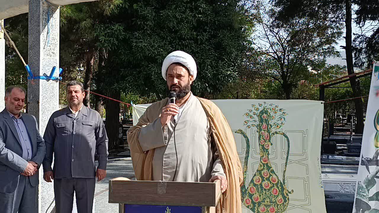 گلزار شهدا دانشگاه انسان‌سازی است/شهداء ستارگان فروزانی هستند که مسیر تاریخ را روشن کرده‌اند