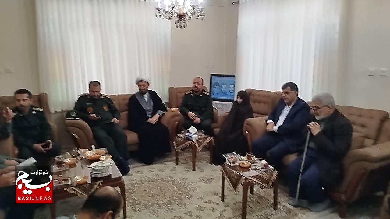 مادران شهدا نماد صبر و استقامت ملت ایران هستند