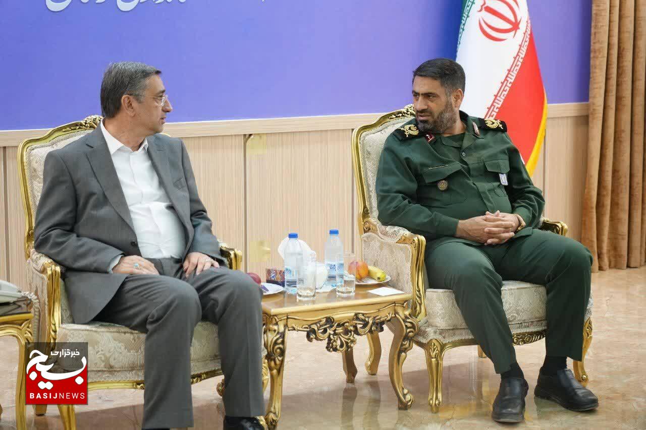 پاسداشت همدلی در روزهای سخت؛ سردار باقری از استاندار لرستان قدردانی کرد پاسداشت همدلی در روزهای سخت؛ سردار باقری از استاندار لرستان قدردانی کرد
