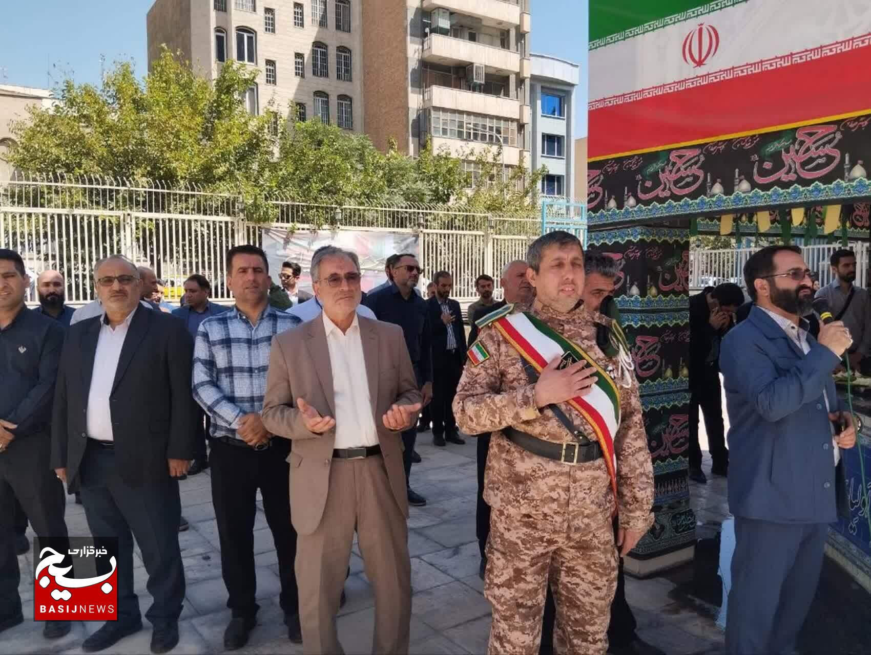 غبارروبی مزار شهدای گمنام وزارت نفت؛ ادای احترام به مناسبت هفته دولت غبارروبی مزار شهدای گمنام وزارت نفت؛ ادای احترام به مناسبت هفته دولت