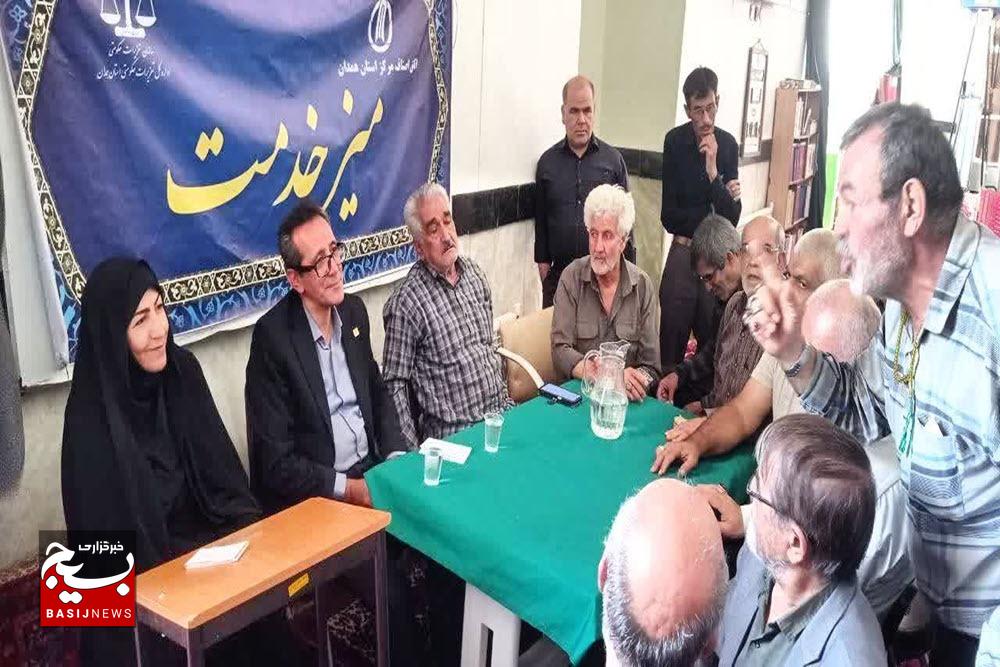 برگزاری دومین میز خدمت تعزیرات حکومتی در مسجد جامع همدان