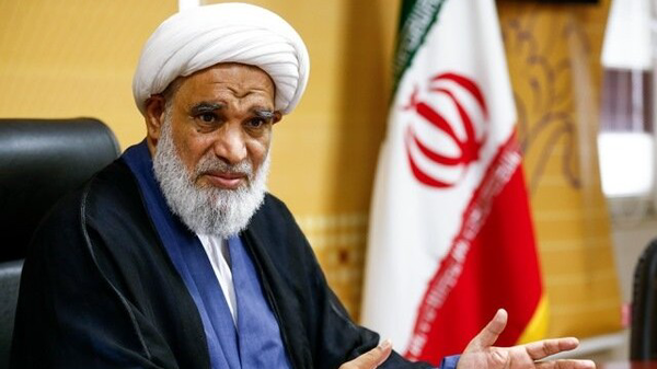 رئیس جمهور در حال تلاش برای خدمت به مردم است رئیس جمهور در حال تلاش برای خدمت به مردم است