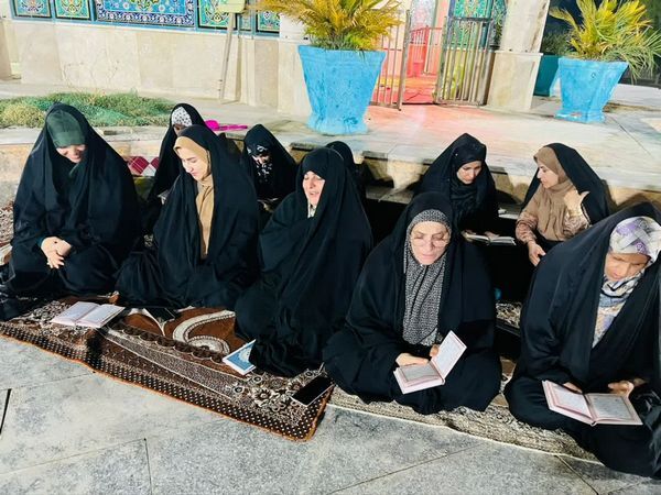 تجلیل از خواهران مداح و ذاکرین اهل بیت در دلوار تجلیل از خواهران مداح و ذاکرین اهل بیت در دلوار