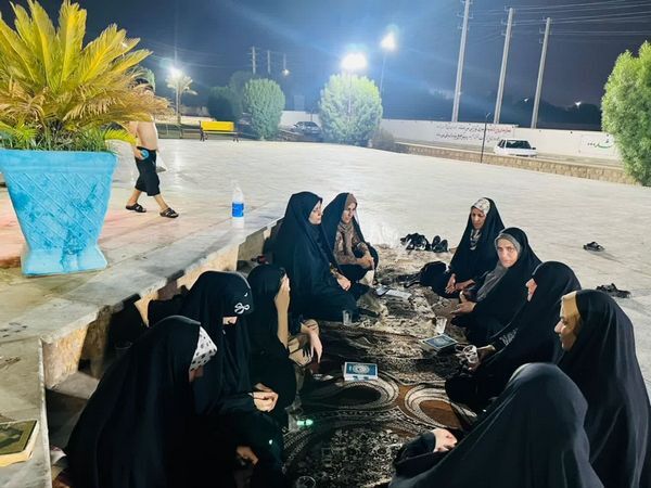 تجلیل از خواهران مداح و ذاکرین اهل بیت در دلوار تجلیل از خواهران مداح و ذاکرین اهل بیت در دلوار