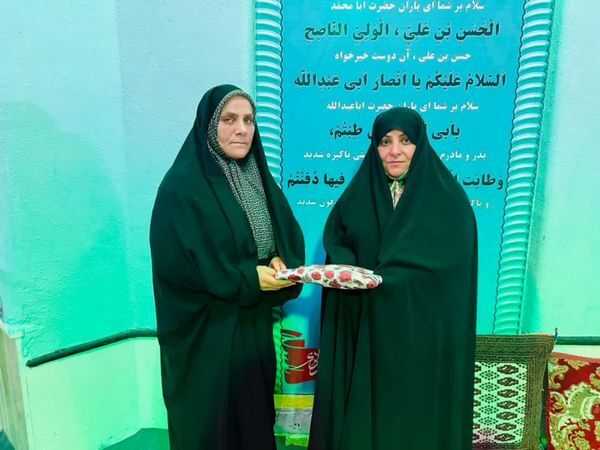 تجلیل از خواهران مداح و ذاکرین اهل بیت در دلوار تجلیل از خواهران مداح و ذاکرین اهل بیت در دلوار