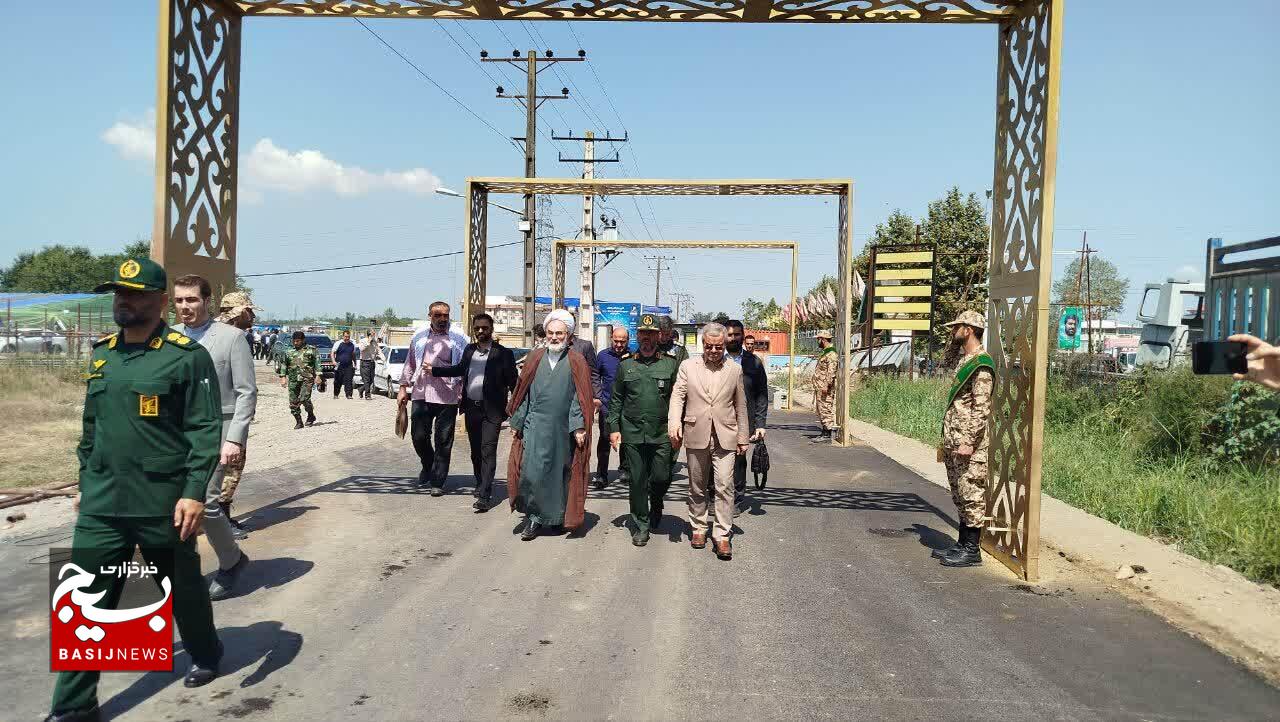 بازسازی کمکهای مردمی به جبهههای جنگ با اعزام کاروان ۱۵۱۳ خودرویی با شعار«از شهدا به مردم» در رشت بازسازی کمکهای مردمی به جبهههای جنگ با اعزام کاروان ۱۵۱۳ خودرویی با شعار«از شهدا به مردم» در رشت