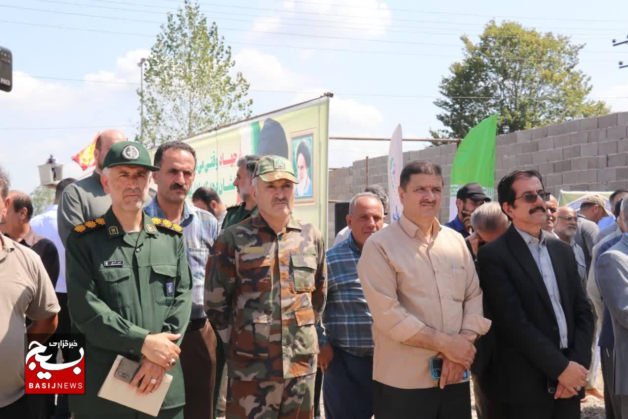 بازسازی کمکهای مردمی به جبهههای جنگ با اعزام کاروان ۱۵۱۳ خودرویی با شعار«از شهدا به مردم» در رشت بازسازی کمکهای مردمی به جبهههای جنگ با اعزام کاروان ۱۵۱۳ خودرویی با شعار«از شهدا به مردم» در رشت