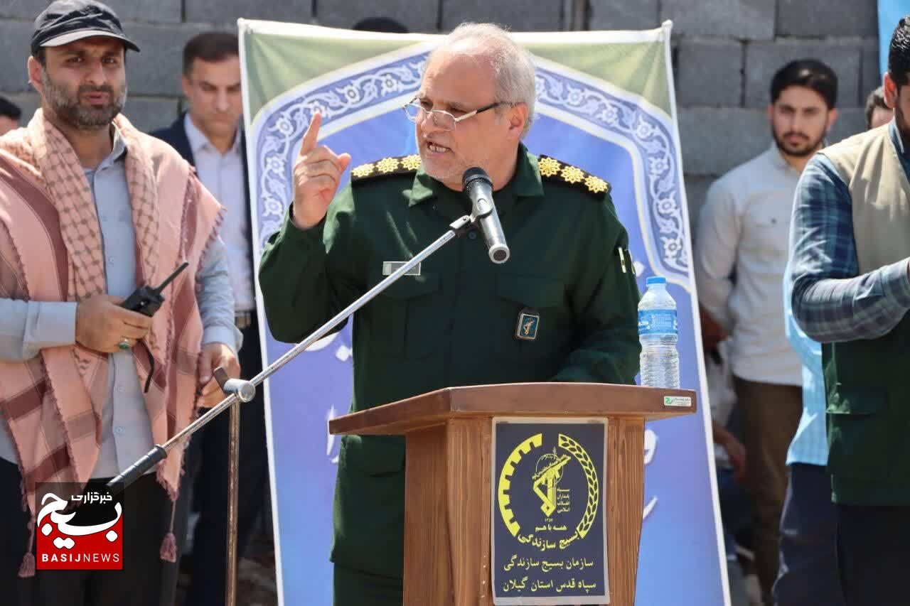 بازسازی کمکهای مردمی به جبهههای جنگ با اعزام کاروان ۱۵۱۳ خودرویی با شعار«از شهدا به مردم» در رشت بازسازی کمکهای مردمی به جبهههای جنگ با اعزام کاروان ۱۵۱۳ خودرویی با شعار«از شهدا به مردم» در رشت