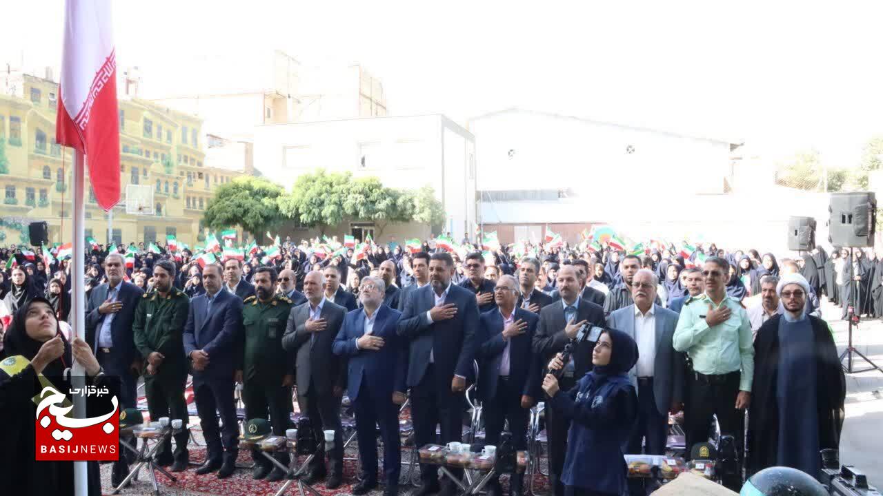 زنگ «ایثار و مهر» در دبیرستان دخترانه هوشیار طبرسی شمالی مشهد نواخته شد زنگ «ایثار و مهر» در دبیرستان دخترانه هوشیار طبرسی شمالی مشهد نواخته شد