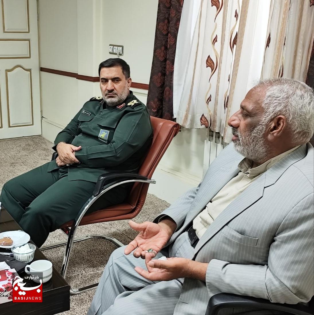 مداحان و شورای هیئات مذهبی کرمان با سردار نظری دیدار کردند