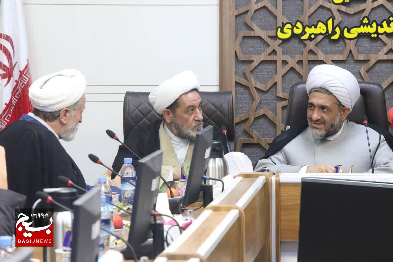 آیین تکریم و معارفه مسئول دفتر نمایندگی ولی فقیه در بسیج اقشار