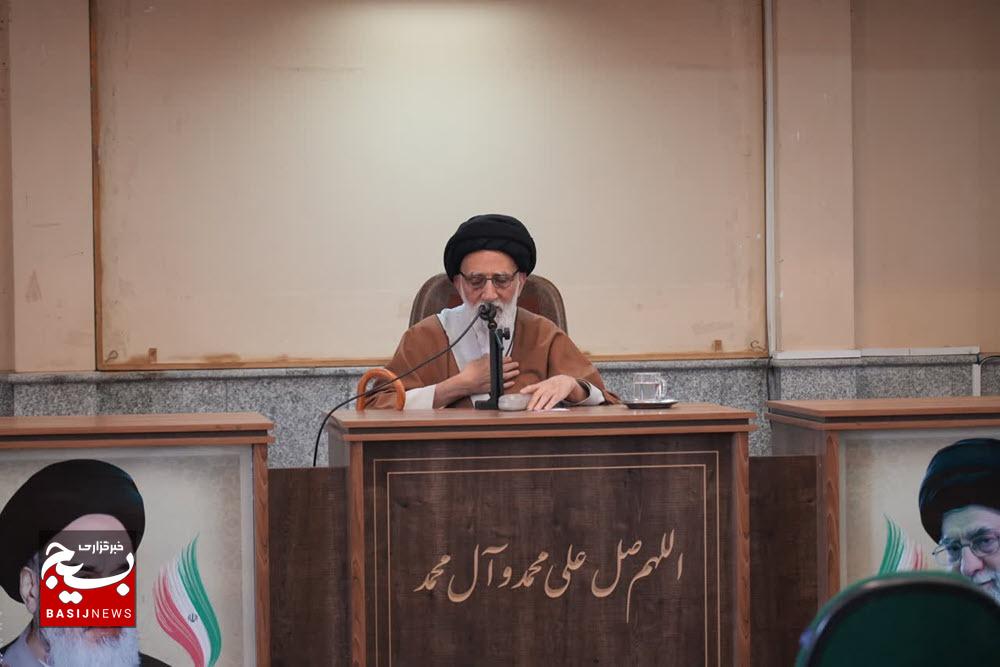 روحانیت؛ سفیران معنویت در نیروهای مسلح هستند