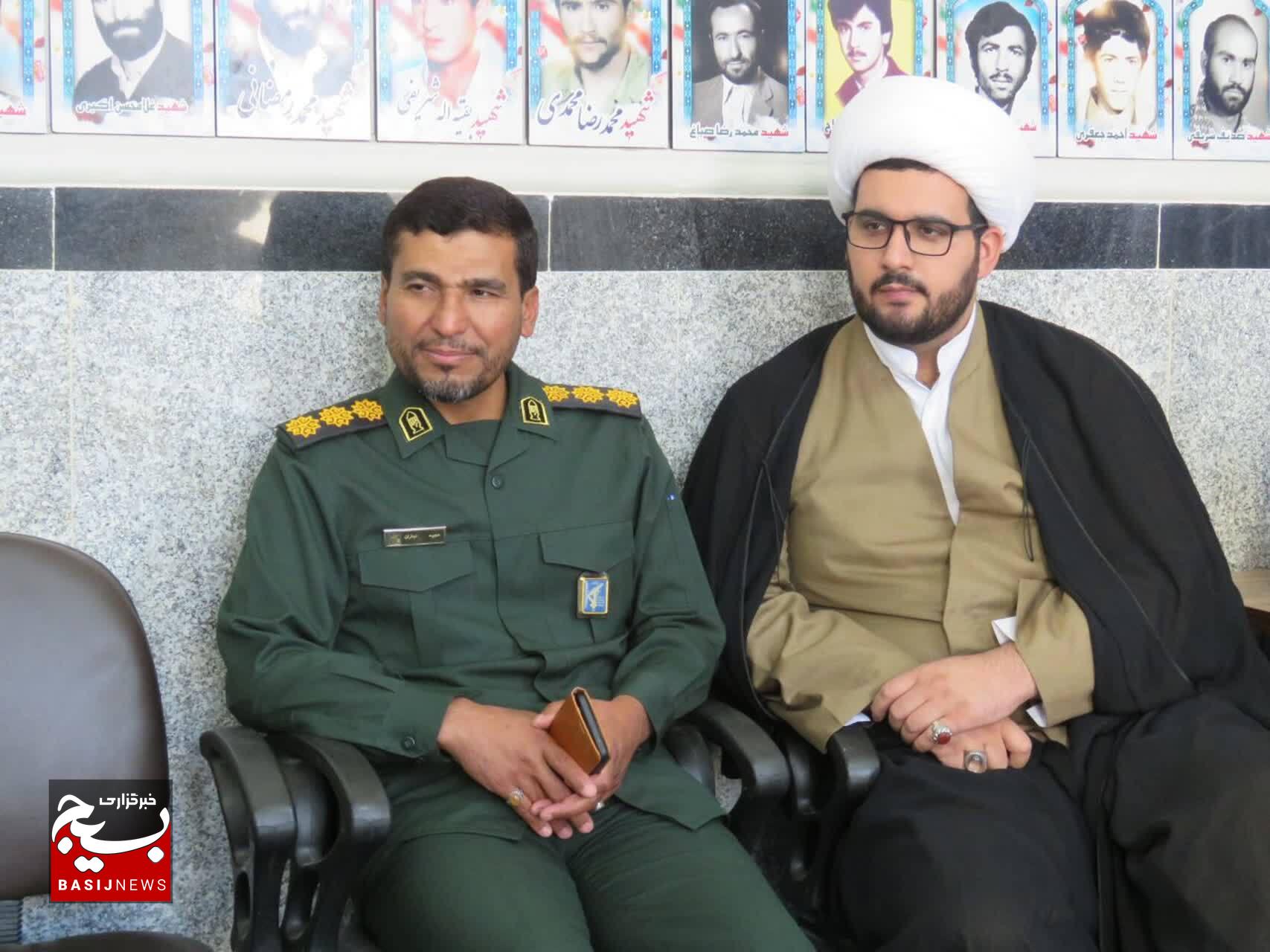 از چهرههای قرآنی سپاه ناحیه امام صادق (ع) شهرستان آبیک تجلیل شد از چهرههای قرآنی سپاه ناحیه امام صادق (ع) شهرستان آبیک تجلیل شد
