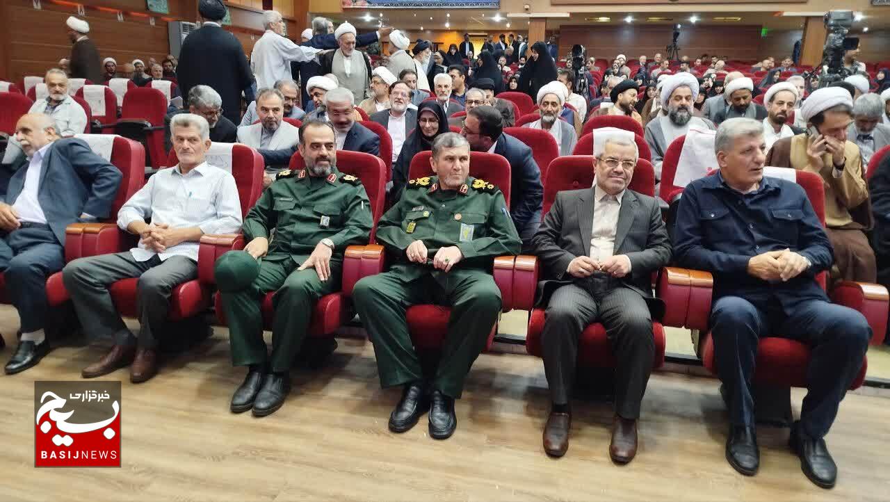اقامه نماز، مسیر تحقق پاکی، وحدت و اخلاق در جامعه اسلامی است اقامه نماز، مسیر تحقق پاکی، وحدت و اخلاق در جامعه اسلامی است
