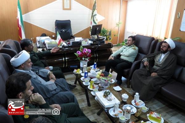 دیدار مسئولین سپاه کنگان با فرمانده انتظامی این شهرستان دیدار مسئولین سپاه کنگان با فرمانده انتظامی این شهرستان