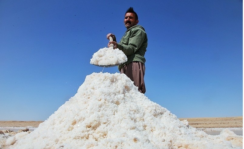 برداشت سنتی نمک در خراسان شمالی