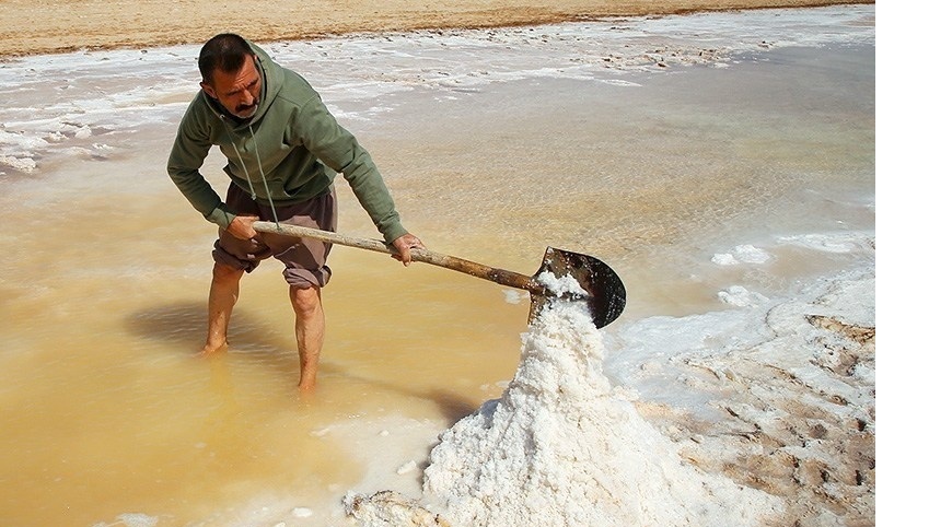 برداشت سنتی نمک در خراسان شمالی