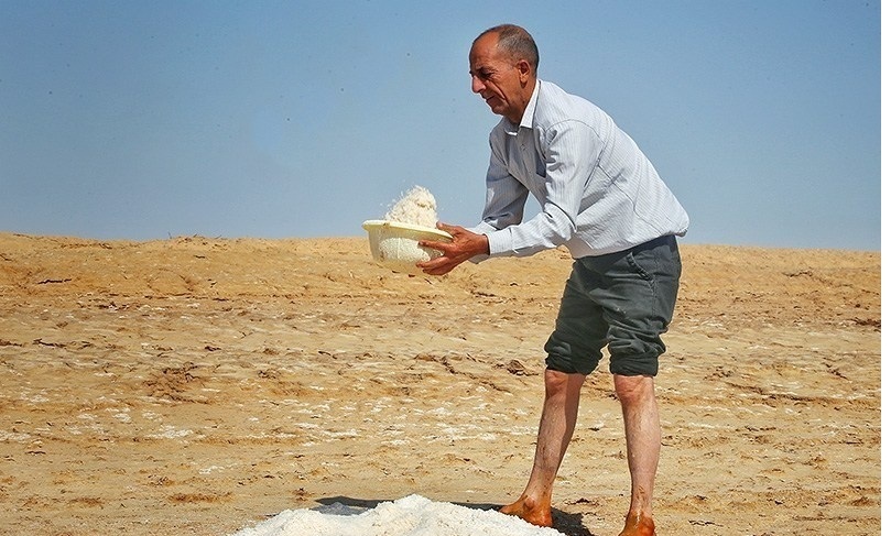 برداشت سنتی نمک در خراسان شمالی