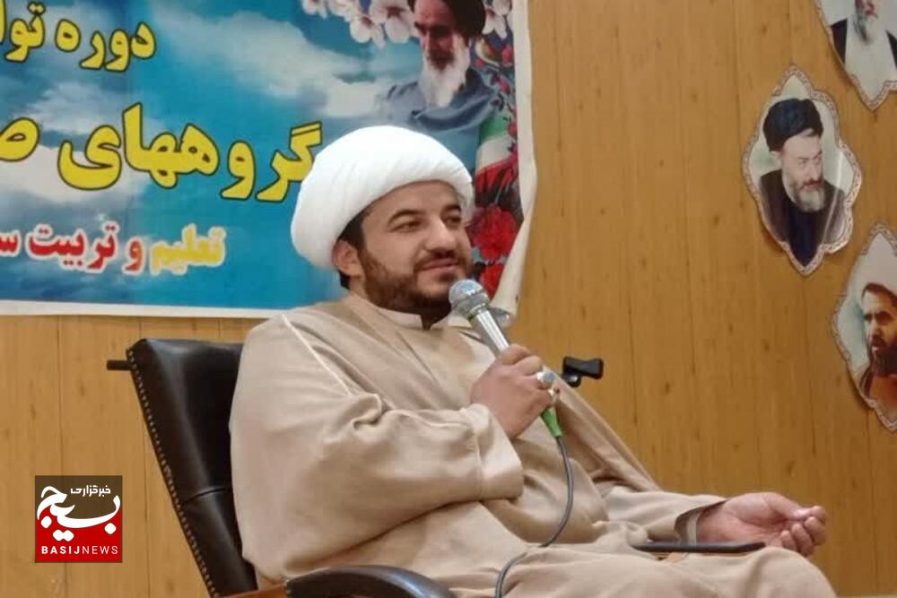 توجه به معنویت از زیرساختهای مهم تربیتی است
