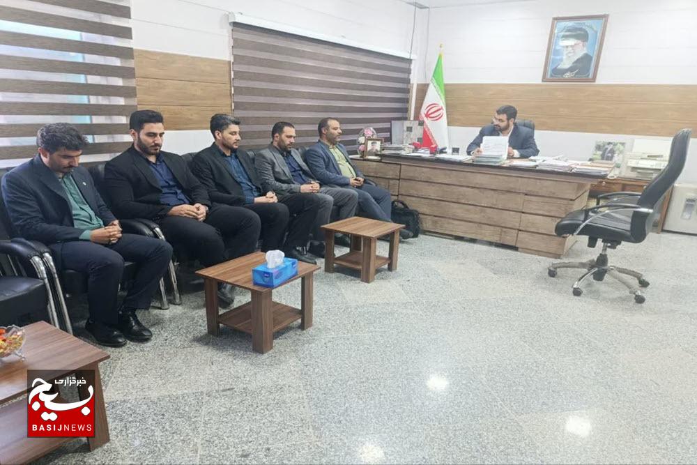 دیدار مسئول دفتر حمایت حقوقی و قضایی از ایثارگران دادگستری استان همدان با دادستان شهرستان رزن و نهاوند