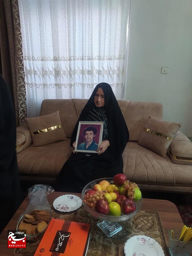 دیدار از خانواده شهید جمشید ایزدی انجام شد
