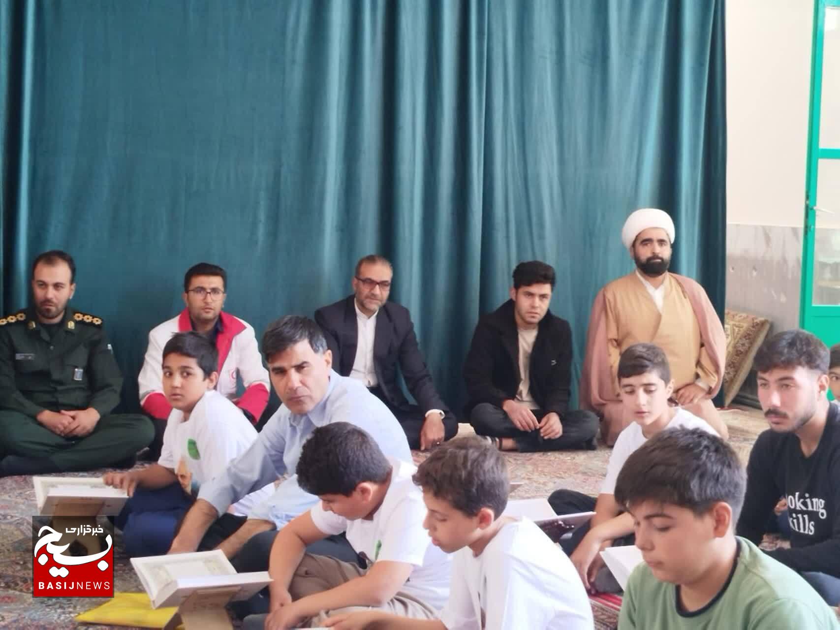 مقاومت و ایستادگی کلیدواژه قرآنی در مقابل با کفر جهانی است مقاومت و ایستادگی کلیدواژه قرآنی در مقابل با کفر جهانی است