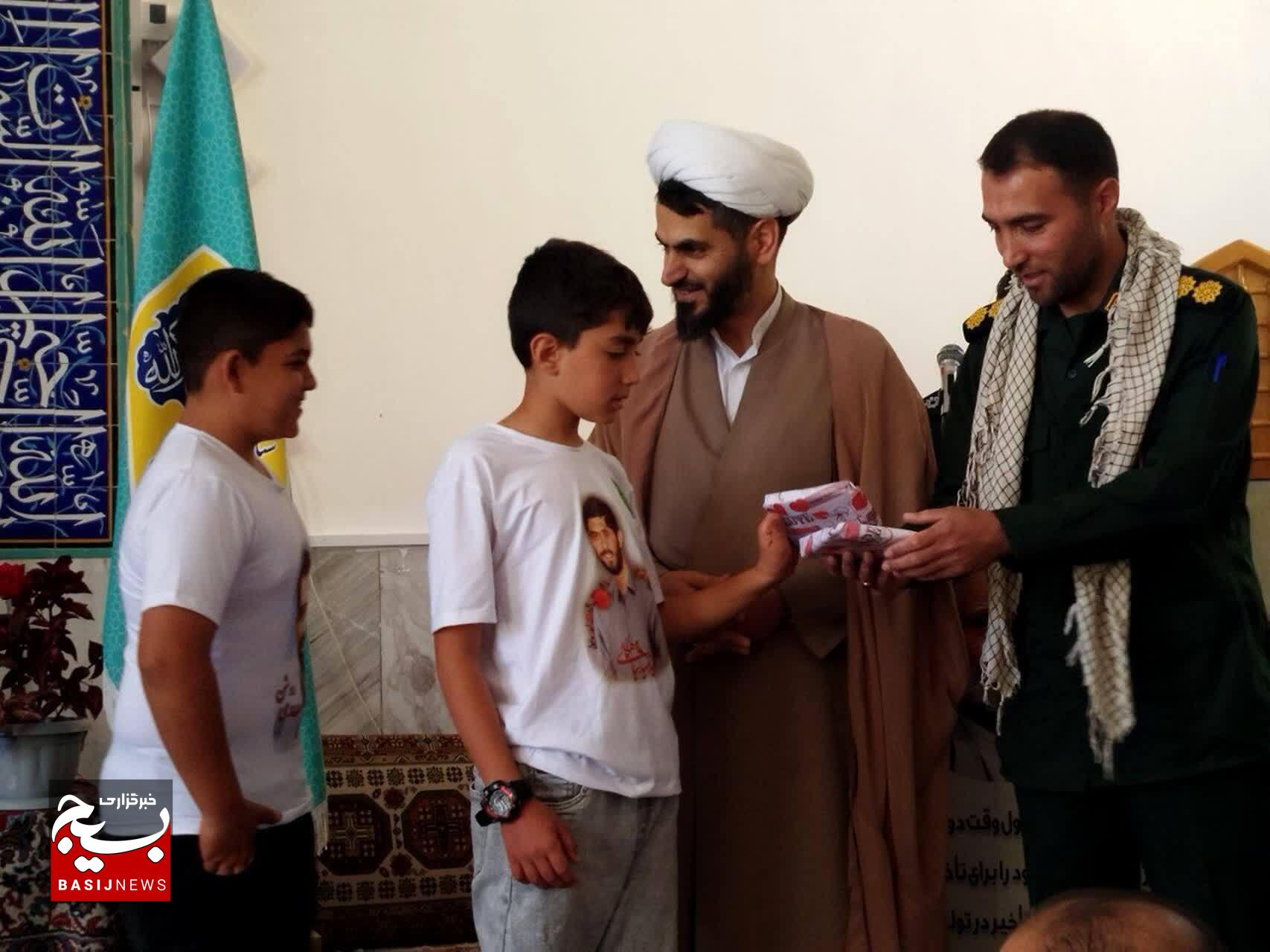 مقاومت و ایستادگی کلیدواژه قرآنی در مقابل با کفر جهانی است مقاومت و ایستادگی کلیدواژه قرآنی در مقابل با کفر جهانی است