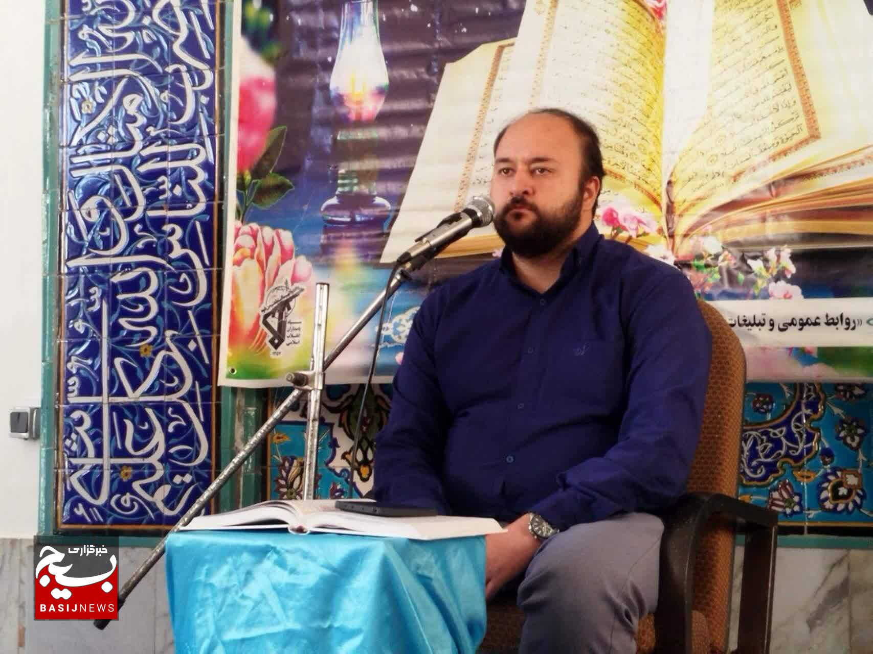پاسداشت خادمان قرآن و نماز در شهرستان آوج پاسداشت خادمان قرآن و نماز در شهرستان آوج