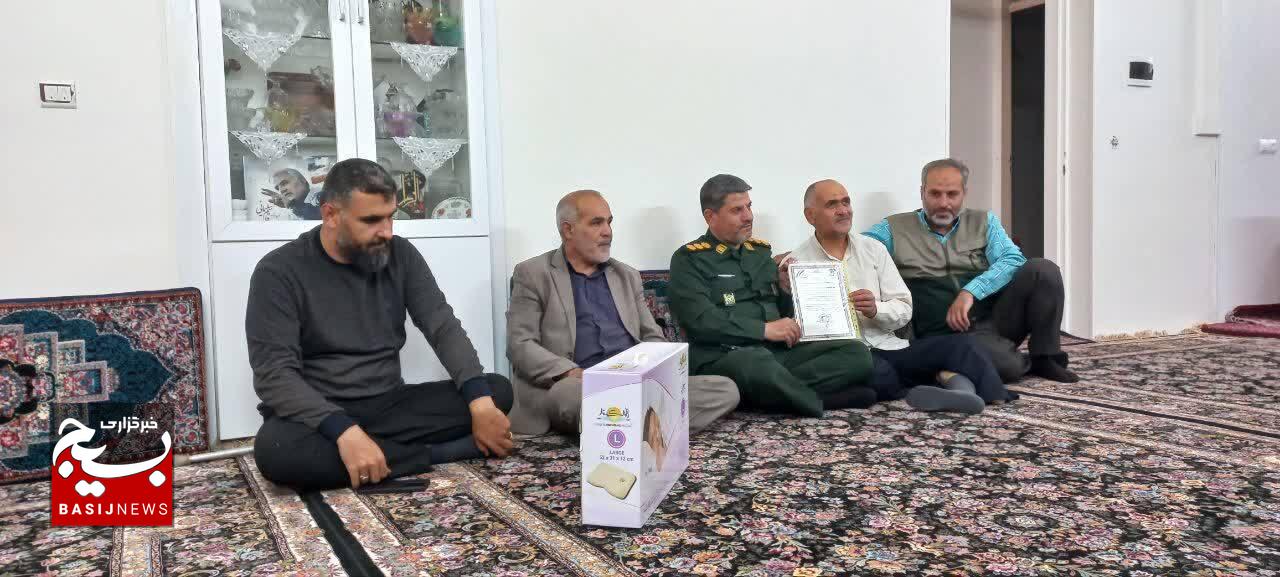 جانبازان، سند زنده حماسه و ایثارند جانبازان، سند زنده حماسه و ایثارند