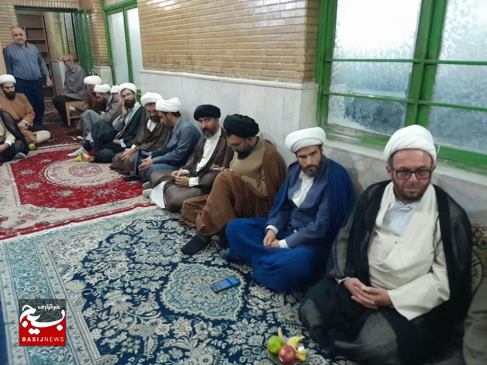 ائمه جماعات مساجد زحمتکشان فرهنگی هستند ائمه جماعات مساجد زحمتکشان فرهنگی هستند