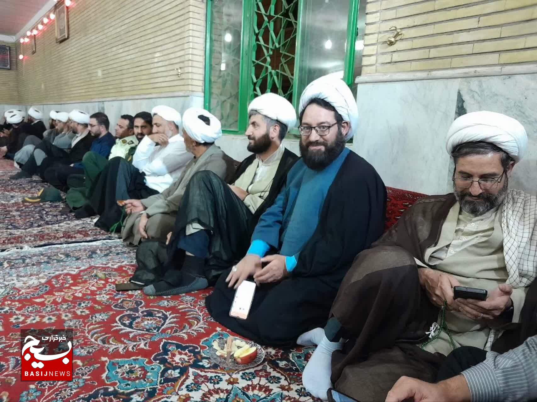 ائمه جماعات مساجد زحمتکشان فرهنگی هستند ائمه جماعات مساجد زحمتکشان فرهنگی هستند