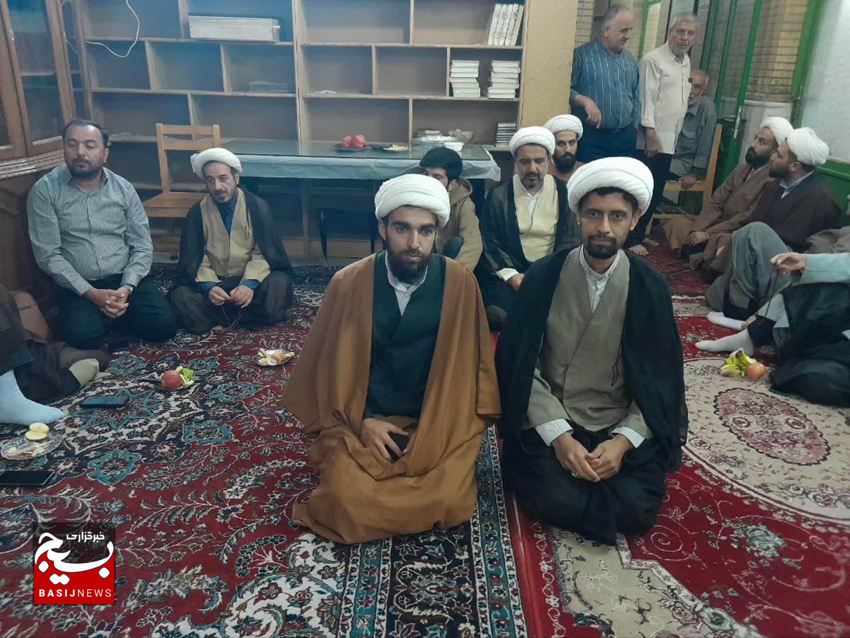 ائمه جماعات مساجد زحمتکشان فرهنگی هستند ائمه جماعات مساجد زحمتکشان فرهنگی هستند