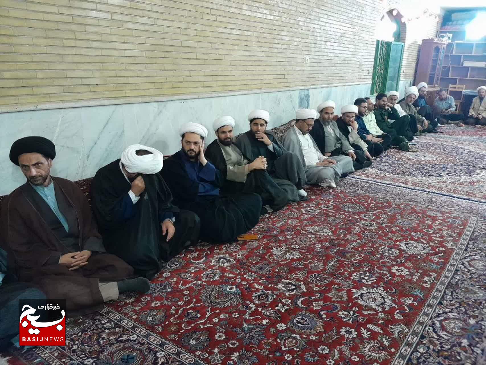 ائمه جماعات مساجد زحمتکشان فرهنگی هستند ائمه جماعات مساجد زحمتکشان فرهنگی هستند