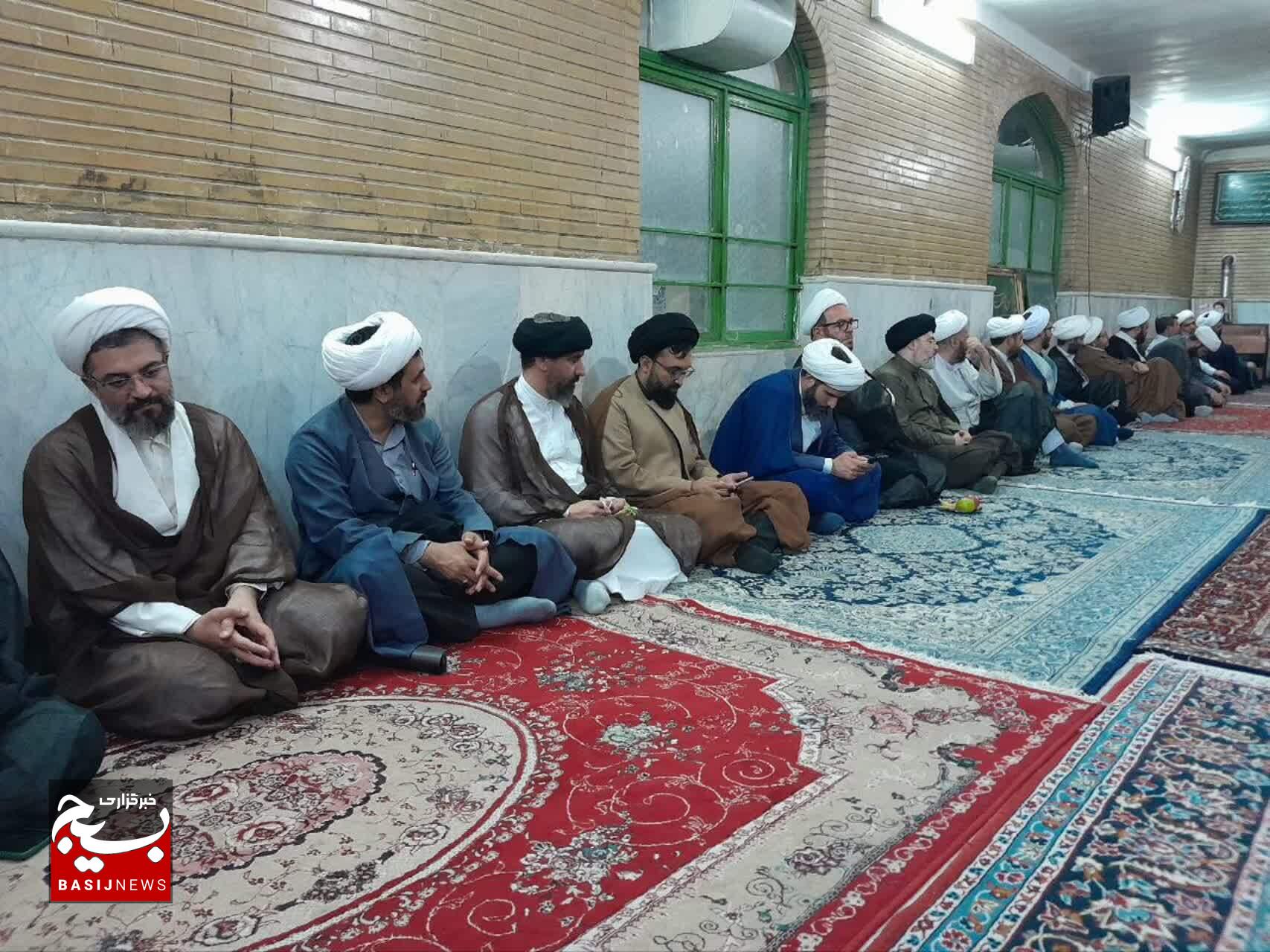 ائمه جماعات مساجد زحمتکشان فرهنگی هستند ائمه جماعات مساجد زحمتکشان فرهنگی هستند